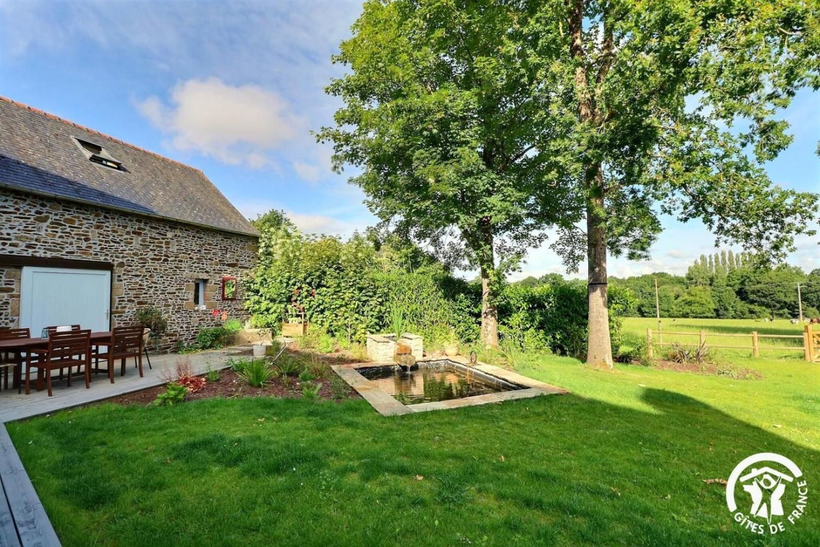 Le Jardin De Quercus Bed and Breakfast Bazouges-la-Pérouse Buitenkant foto