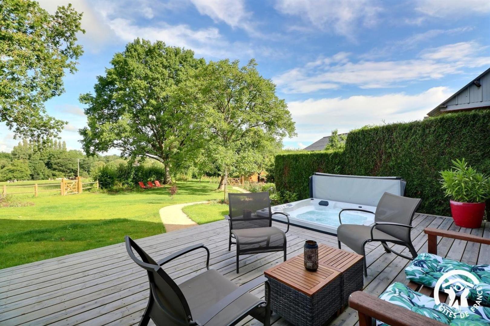 Le Jardin De Quercus Bed and Breakfast Bazouges-la-Pérouse Buitenkant foto