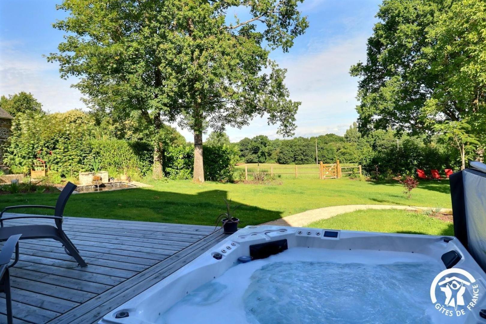 Le Jardin De Quercus Bed and Breakfast Bazouges-la-Pérouse Buitenkant foto