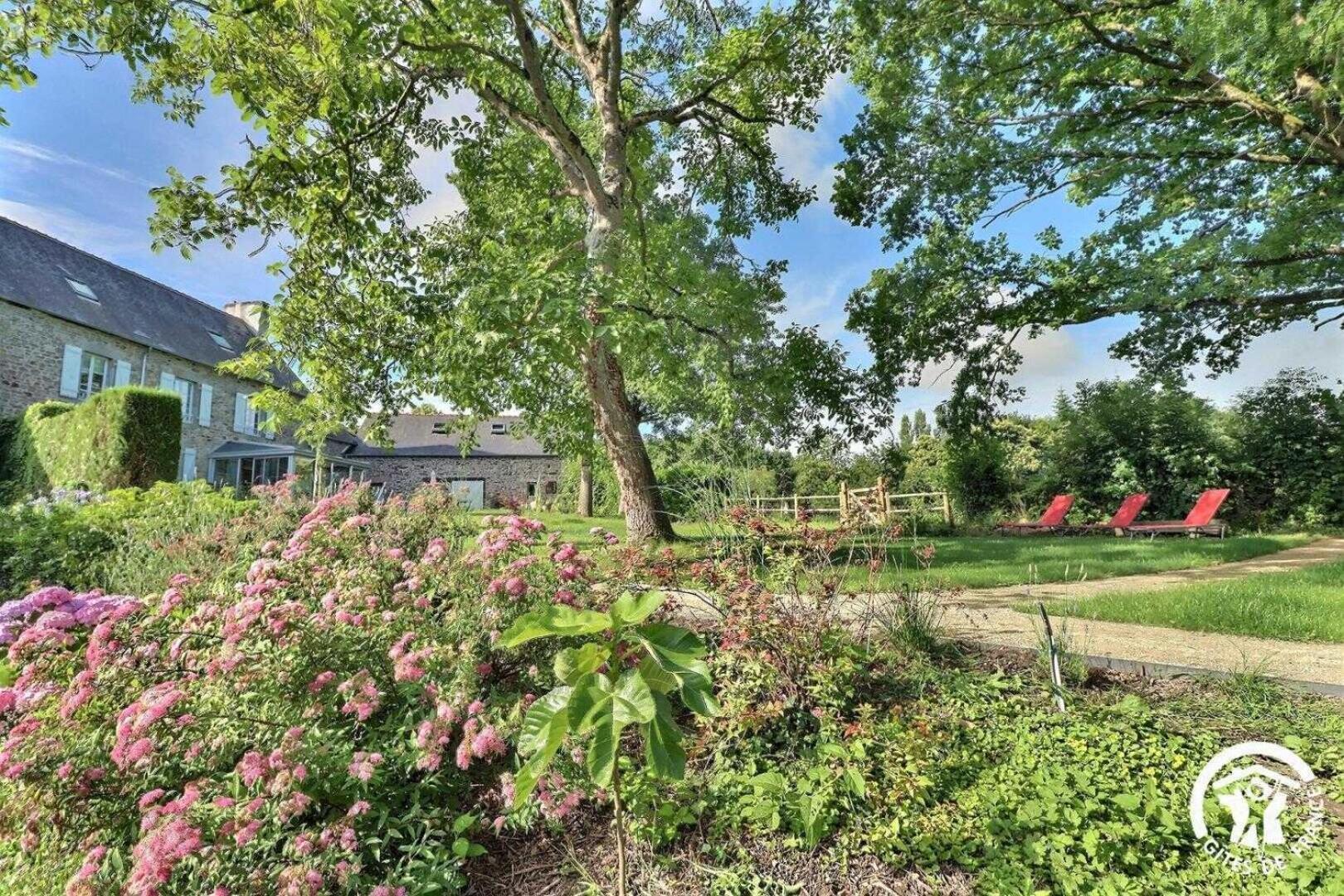 Le Jardin De Quercus Bed and Breakfast Bazouges-la-Pérouse Buitenkant foto
